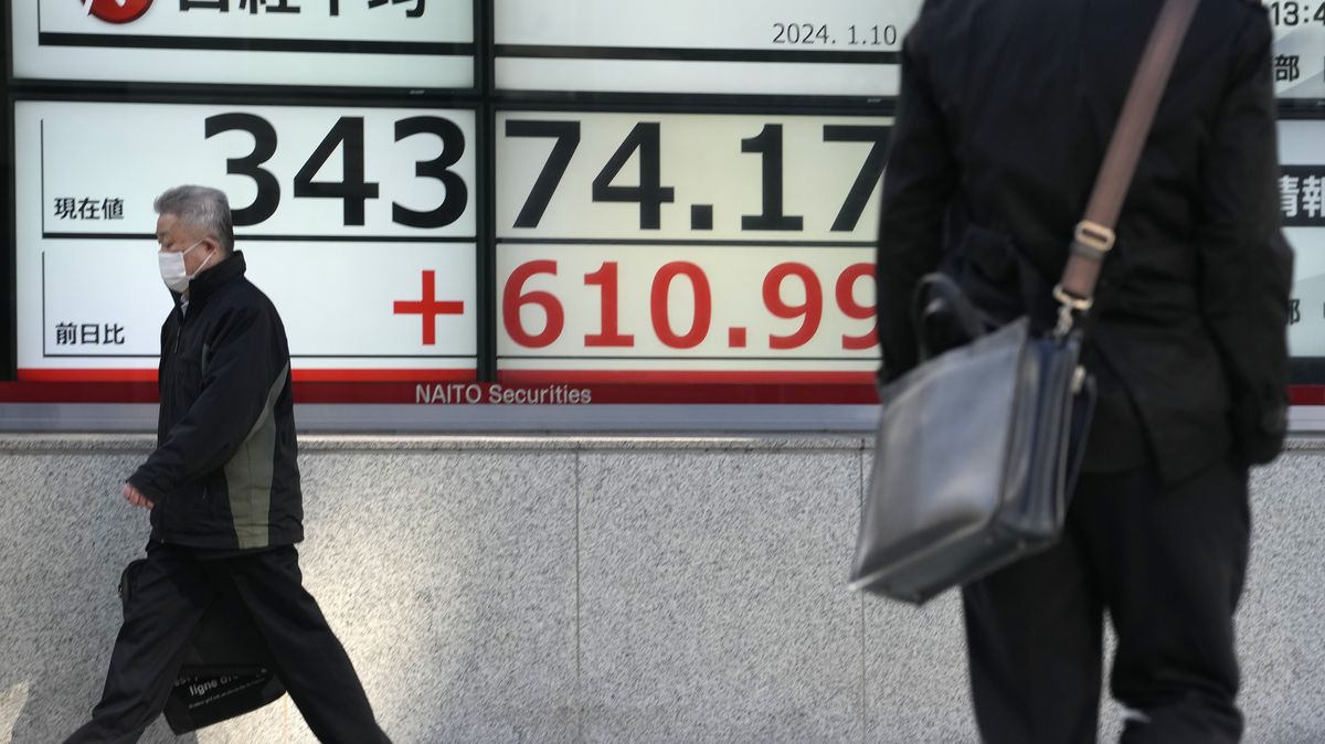 Hlavní index japonských akcií uzavřel na nejvyšší úrovni za více než 30 let